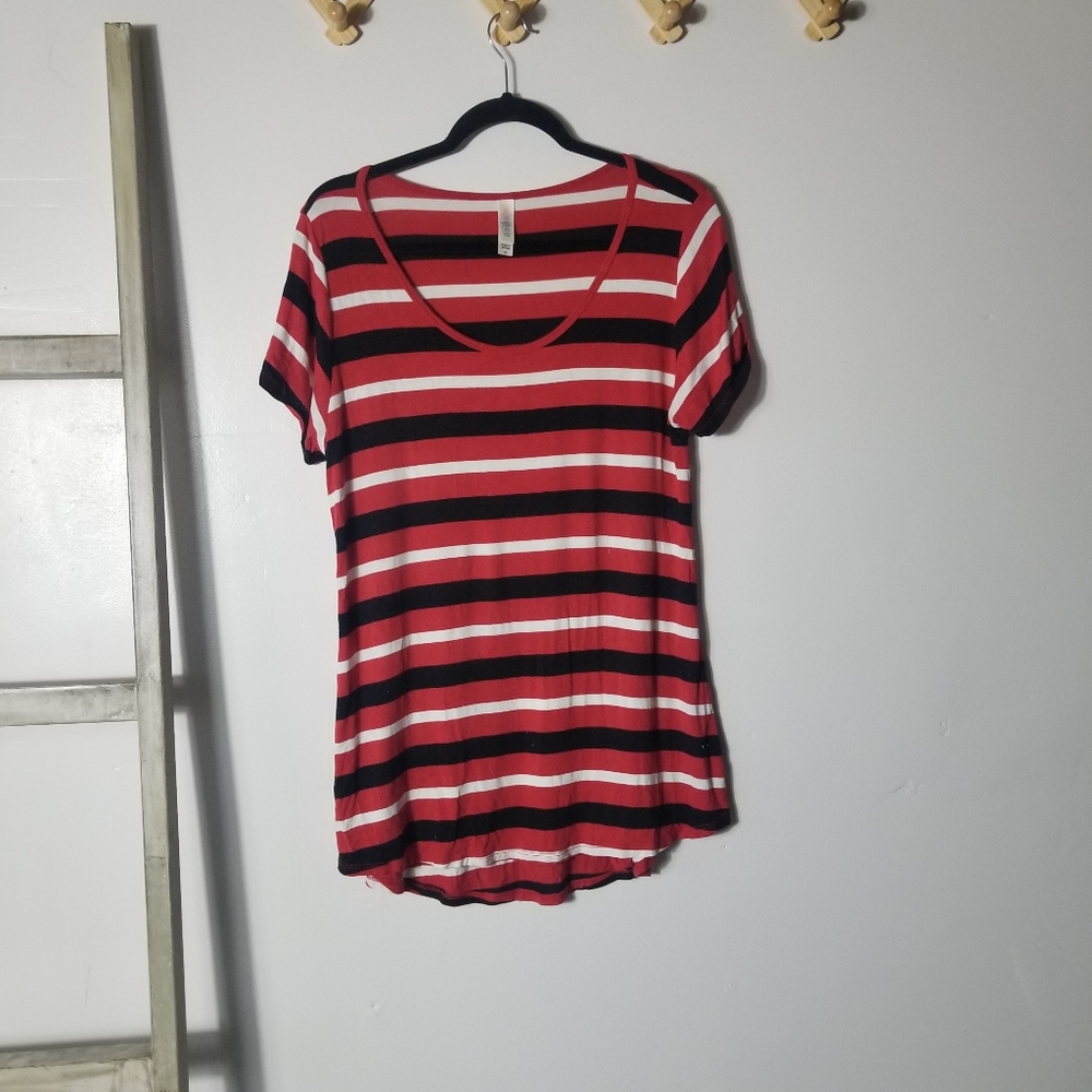 LULAROE WOMEN'S STRIPED BLOUSE SIZE MEDIUM